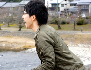 テレビの前の彼女へサプライズ！広島にてTVを使った公開プロポーズ実施！