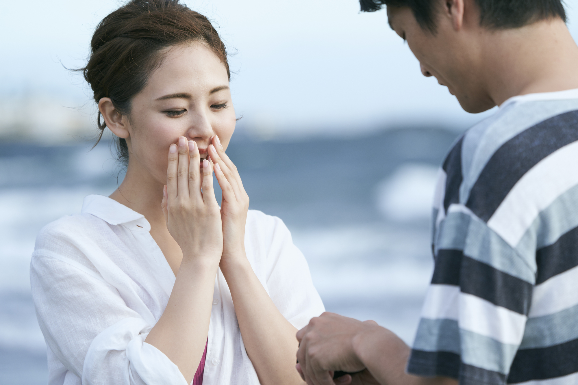 プロポーズにおすすめの日にちや一般的な流れを解説！